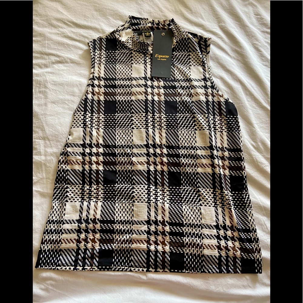 New with tags — Sleeveless mock turtleneck